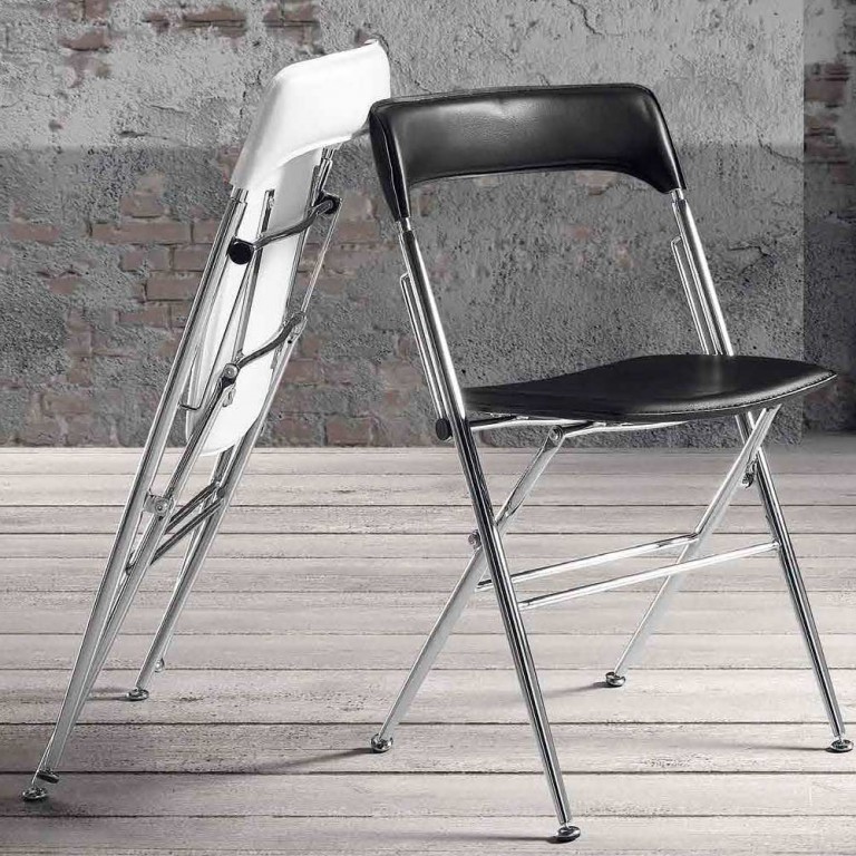 Silla plegable piel sintética y estructura cromada, modelo Estepona chair 15 Silla plegable blanca